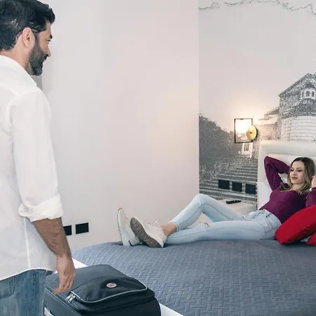 Eleonore Elegant Cagliari